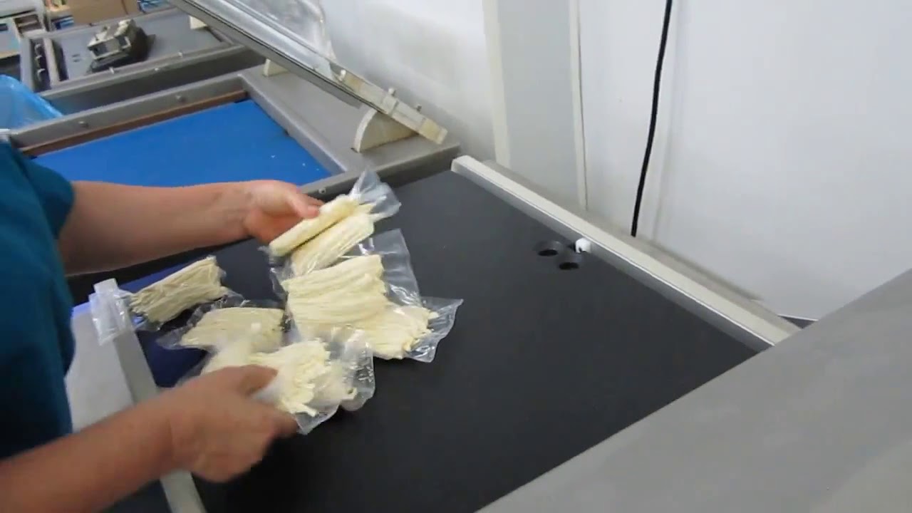 РОСПАК. Вакуумная упаковка сыра на двухкамерном упаковщике HENKELMAN Polar 2-50 (8-495-128-23-83)